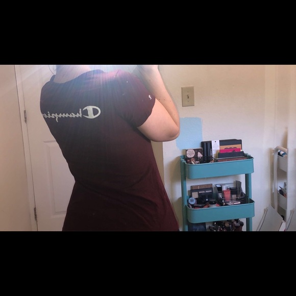 Burgundy champion logo tshirt - Picture 4 of 4